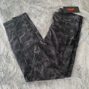 NWT Women's Black Camouflage Leggings